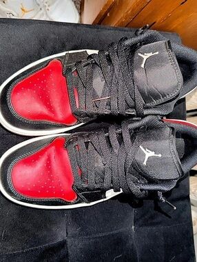 Jordan Air Jordan 1 Low Black & Red US 9.5